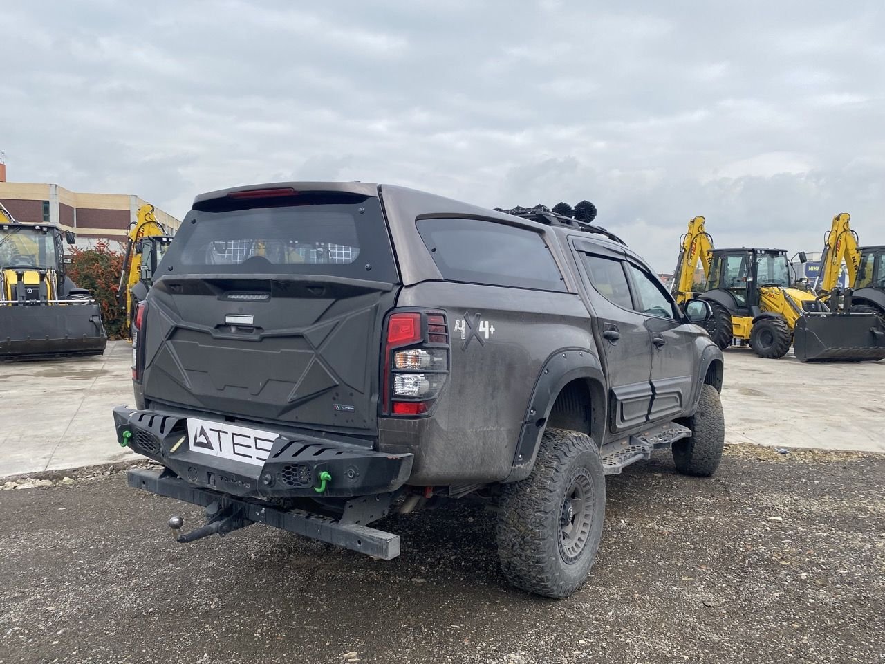 buyuk-img-5458.jpeg L200 Camlı Kabin - Görsel 1