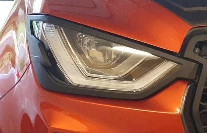 idlfup-1.jpeg D-MAX IÇIN UYUMLU 2021+ LED FAR YÜKSELTME (HALOJEN FARLI MODEL IÇIN) - Görsel 1